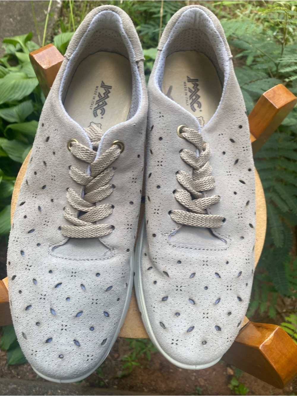 iMac Women’s lace up shoe sz 9